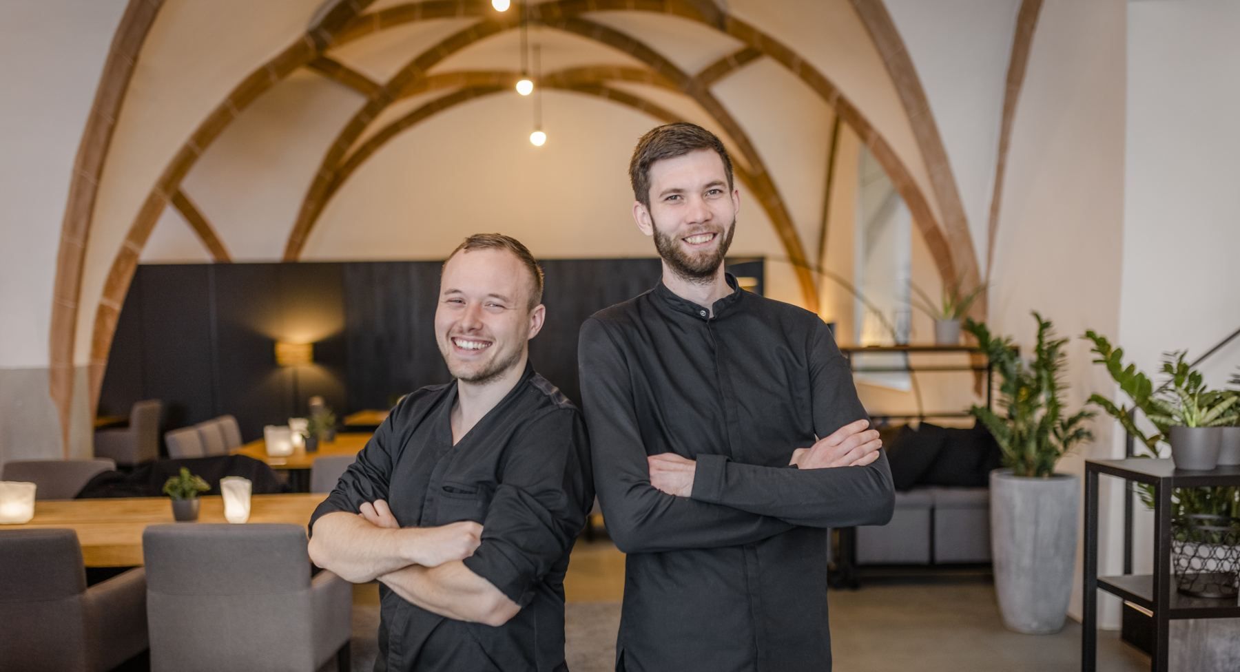 Kevin Schupp and Ruben Laarmann in the vaulted hall at zwölf87